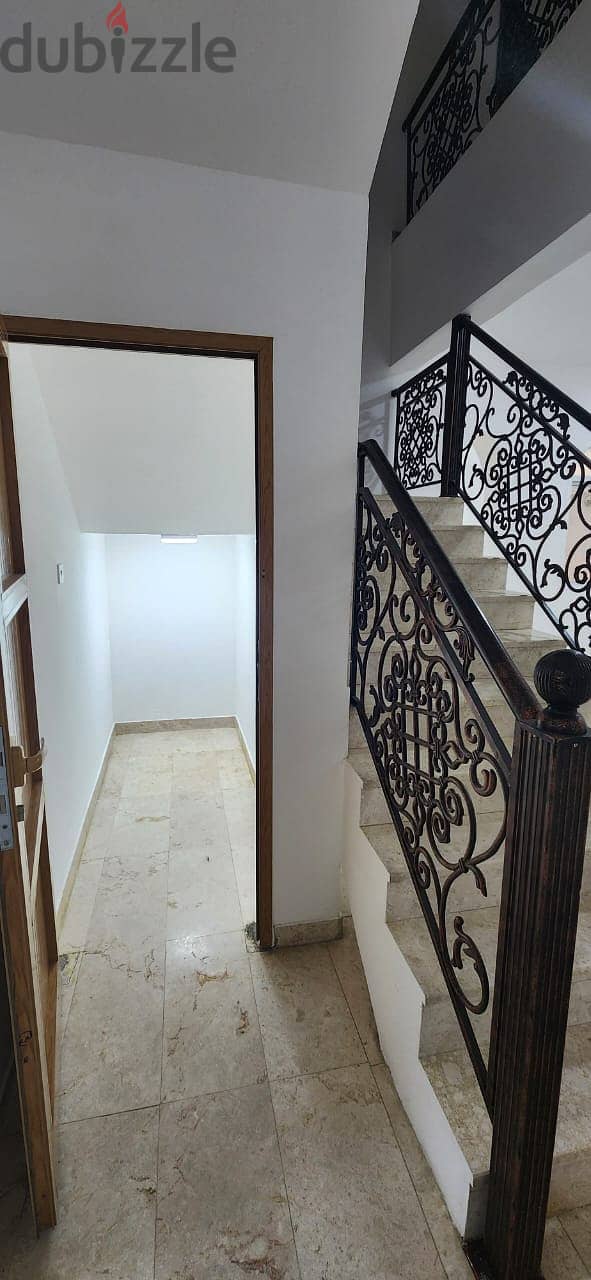 1me11 Beautifull 5 BHK villa for rent in azaiba 14