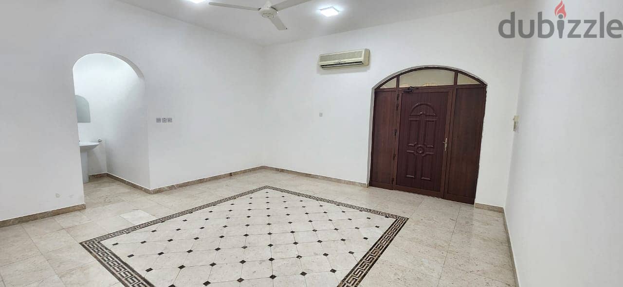 1me11 Beautifull 5 BHK villa for rent in azaiba 18