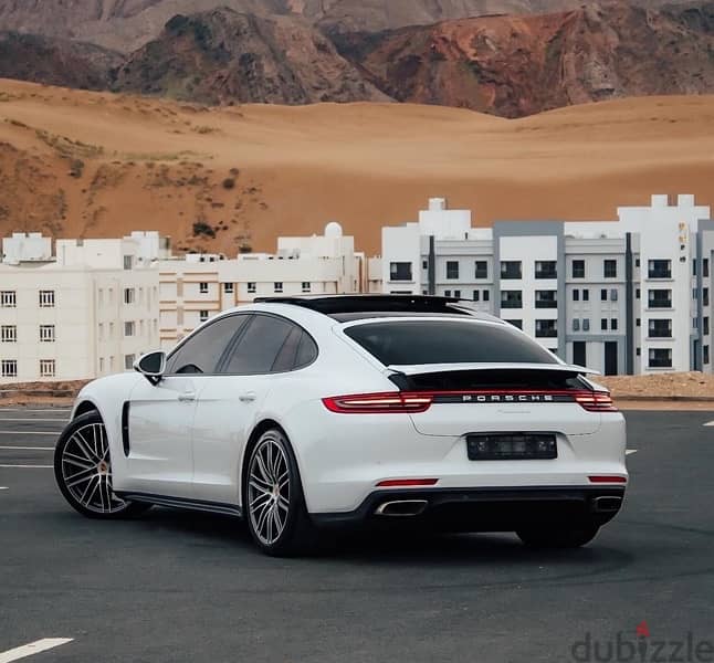 Porsche Panamera 2018 1