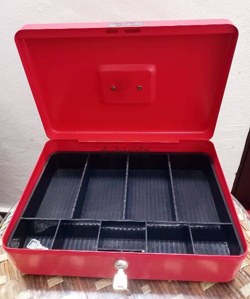 Metal Cash Box with Lock 2