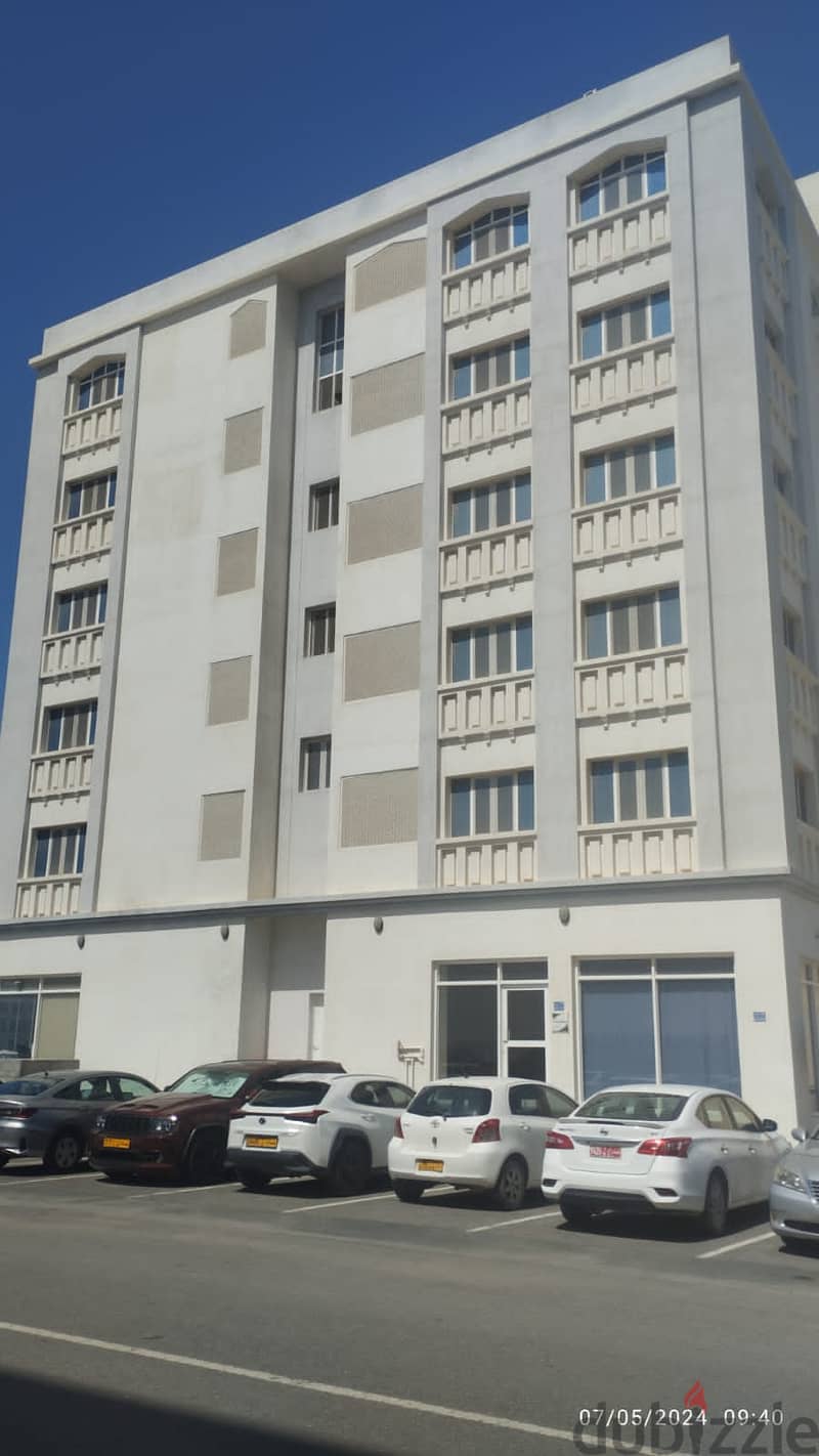 A Modern 2 BHK in south muwaleh Built in wardrobes 12