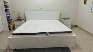 Bed and 2 side tables ( no mattress)