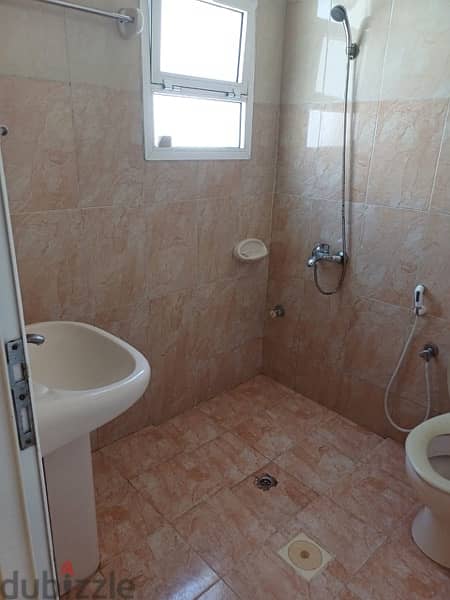 2 bhk flat with 3 toilets in wadi kabir near Indian school for rent 1