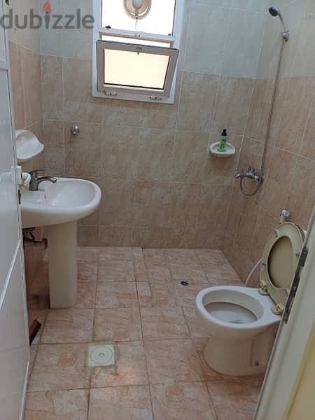 2 bhk flat with 3 toilets in wadi kabir near Indian school for rent 6