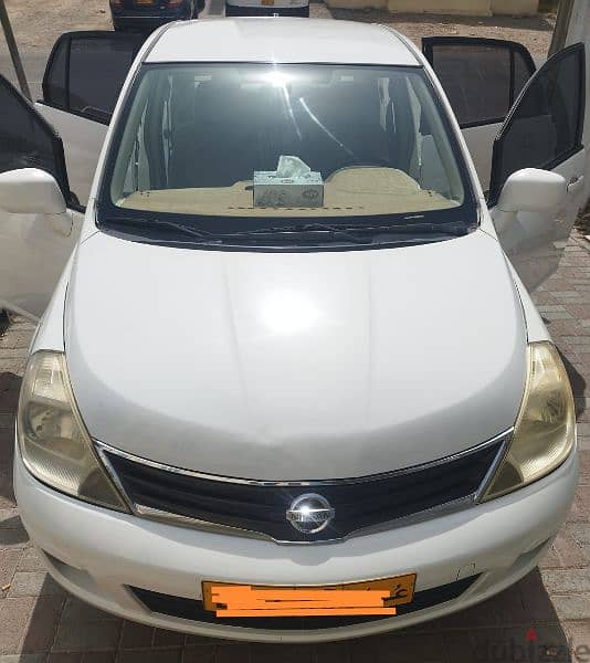 Nissan Tiida 2011 3