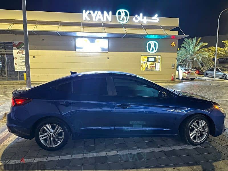 Hyundai Elantra 2019 4