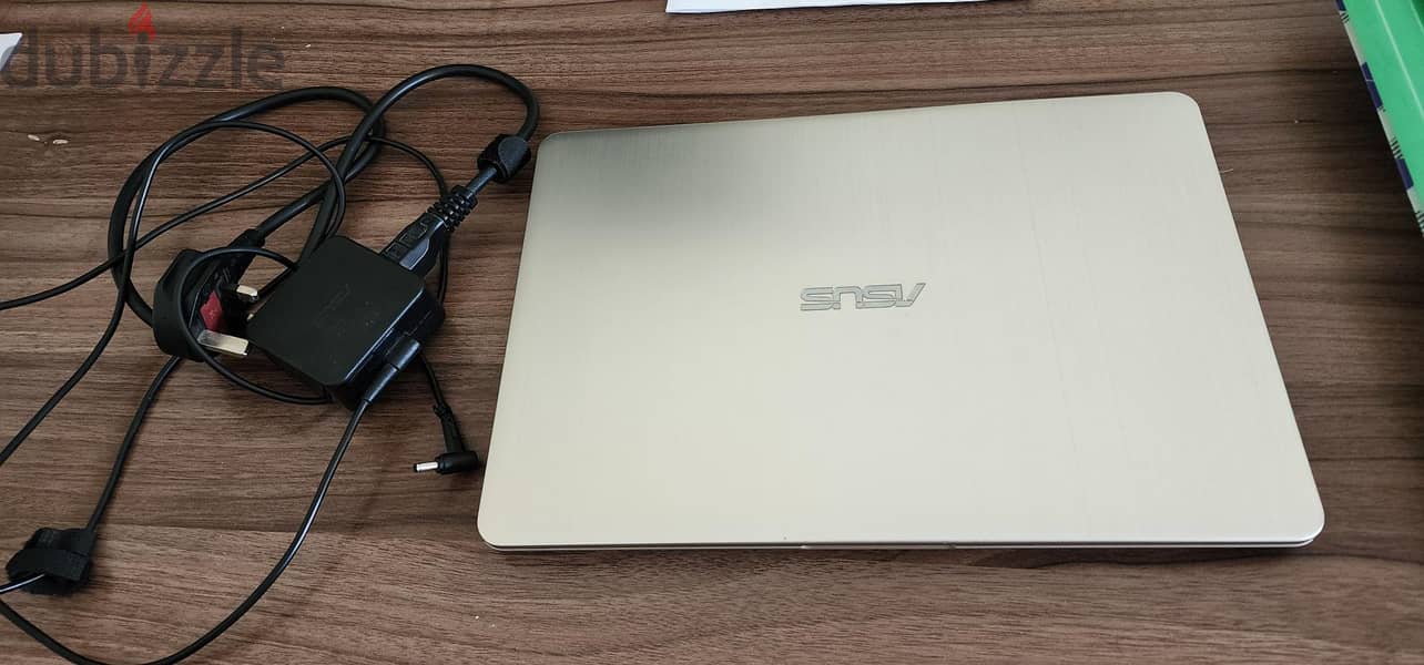 Asus VivoBook S14 Intel i7 8GB RAM 1024 GB SSD 2GB NVIDIA VeryGood 5