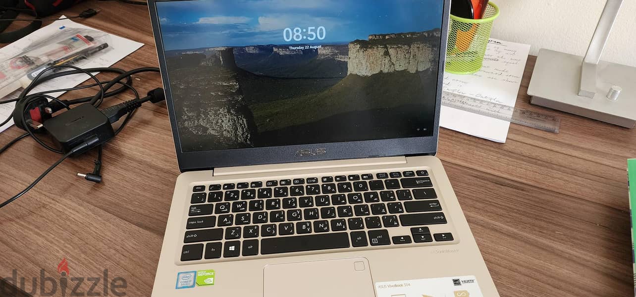 Asus VivoBook S14 Intel i7 8GB RAM 1024 GB SSD 2GB NVIDIA VeryGood 14