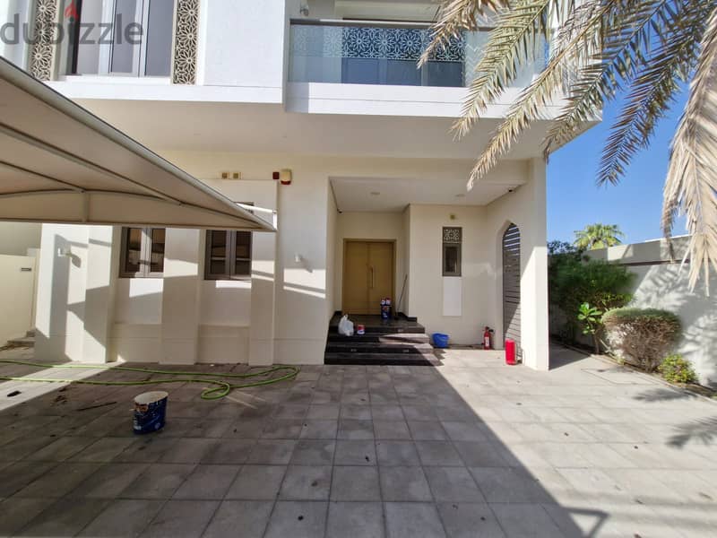 4 BR Lovely Villa in Madinat Qaboos with Amenities Nearby 1