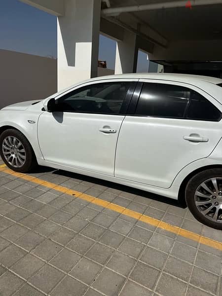 Suzuki Kizashi 2011 4