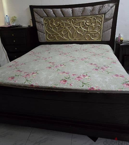 Bed set , 1 dressing table, 1 side table and 1 bed 2