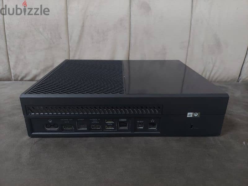 Xbox one storage One terabyte with 20 games installed in hard 2