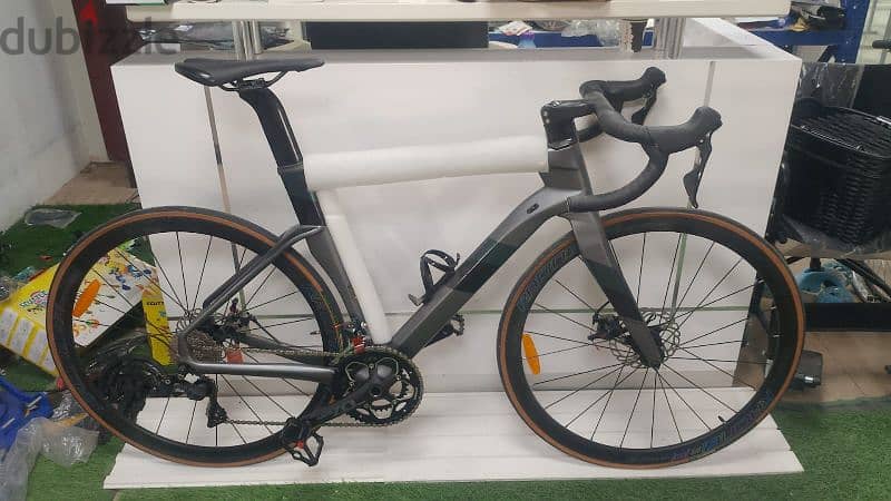 Full Carbon with 11 speed 0