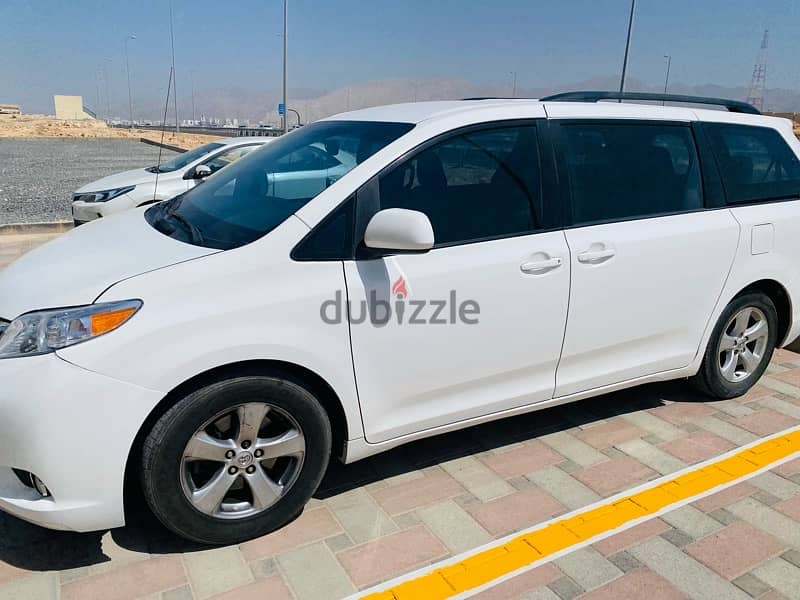 Toyota Sienna 2013 1