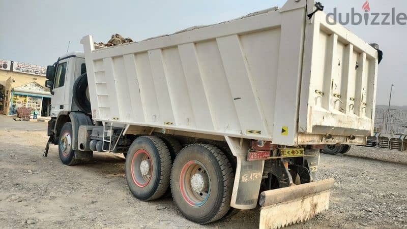 tipper model 2014 very good condition good working 8