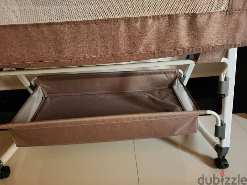 سرير متحرك لطفل حديث الولادة  للبيعnew born baby bed for sale 1