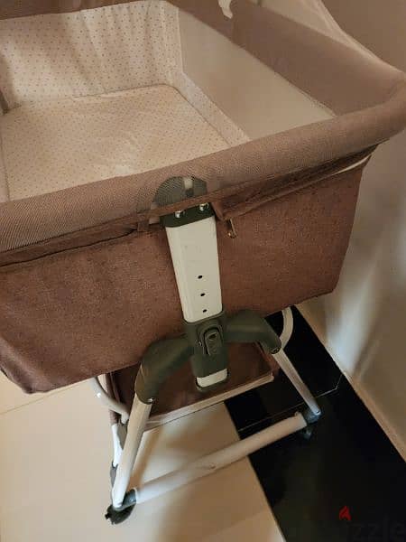 سرير متحرك لطفل حديث الولادة  للبيعnew born baby bed for sale 2