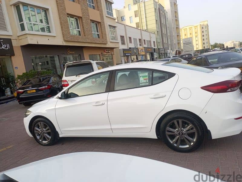 Hyundai Elantra 2018 16