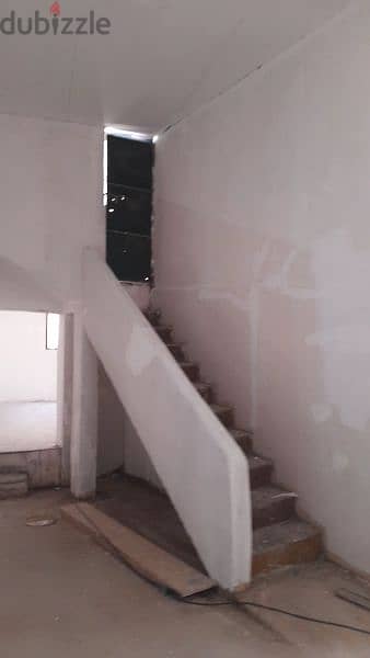 A popular house in Muttrah, area 230 square meters, has been renovated 9