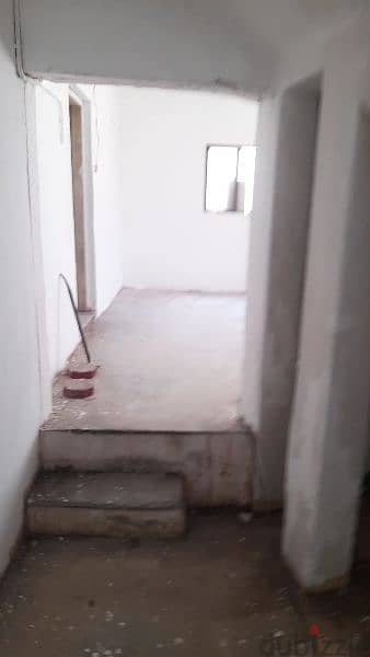 A popular house in Muttrah, area 230 square meters, has been renovated 11