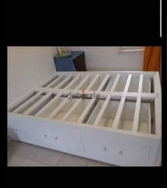 queen size bed. with 6 Drawers inside big space / urgently sale. .