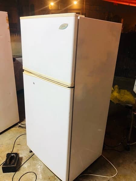 refrigerator Toshiba big size 3