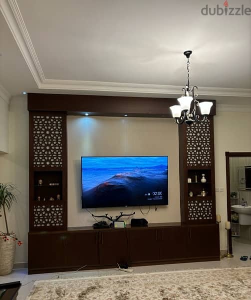 Wooden Tv Stand / حامل تلفاز خشبي 1