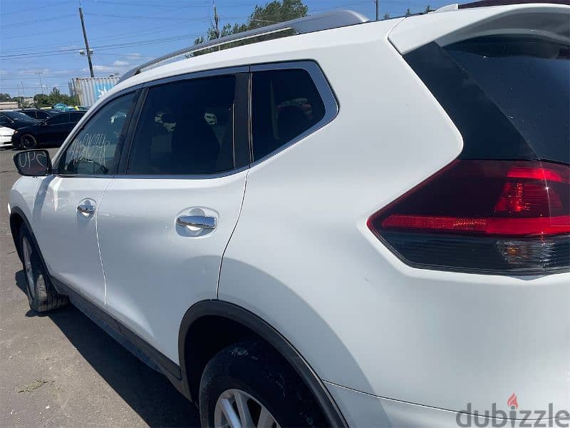 Nissan rogue SV 2020 10