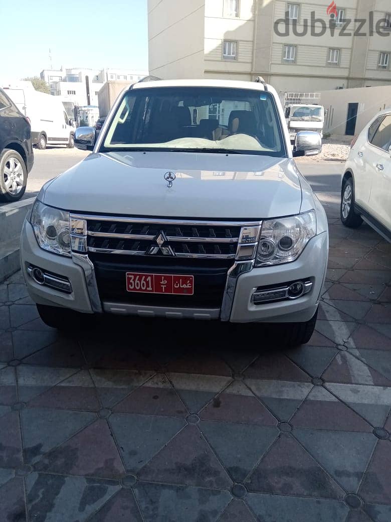 pajero 2017 (30 omr per day) 1