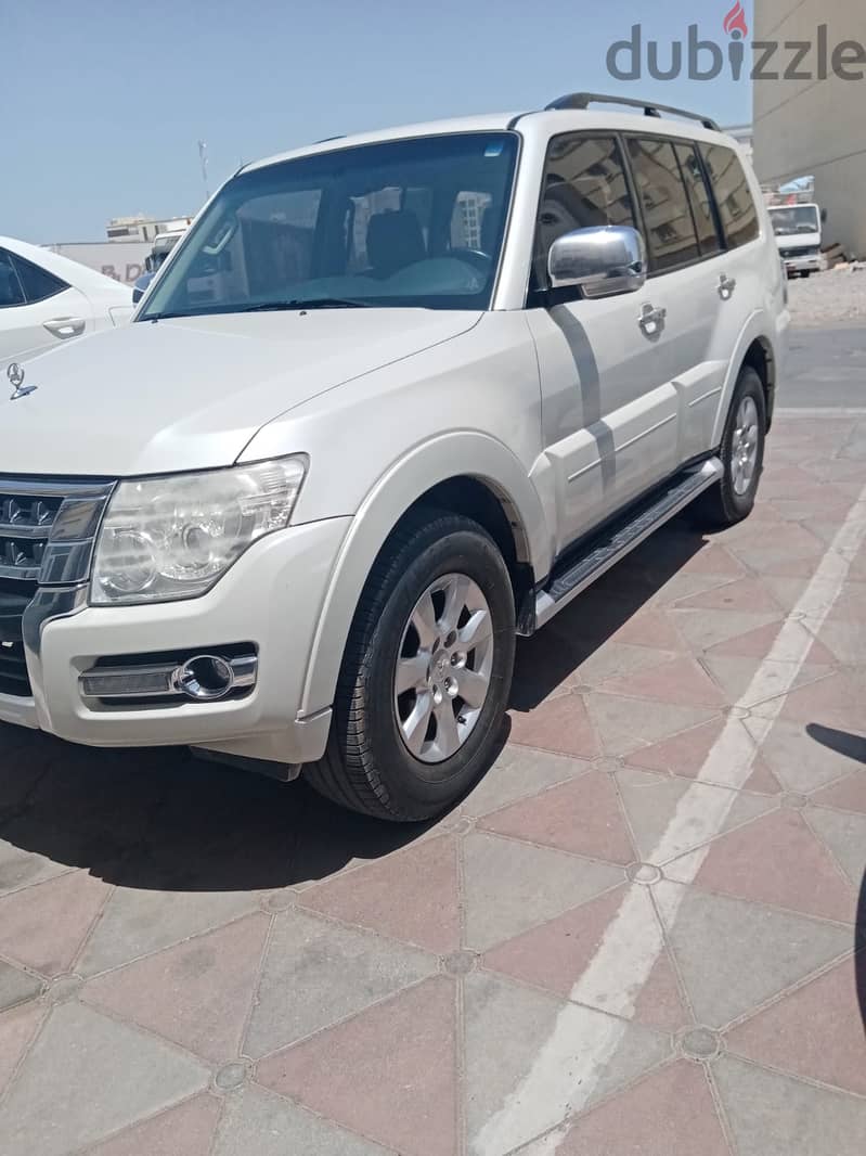 pajero 2017 (30 omr per day) 4