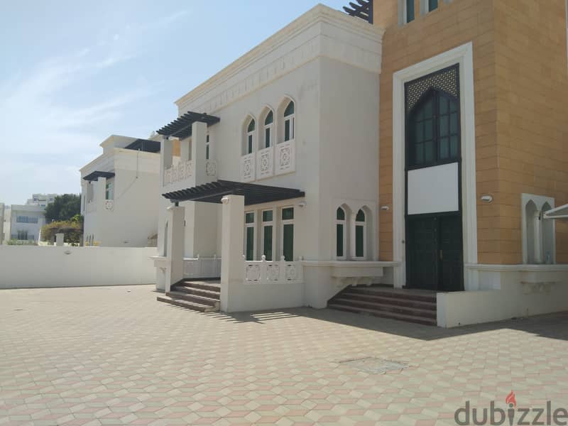 3Me5 Beautiful 4 Bhk Villa For Rent In Illam City 0