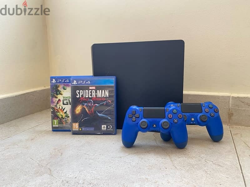 ps4 slim 500Gb 2 joystik 2 game 70omr 0