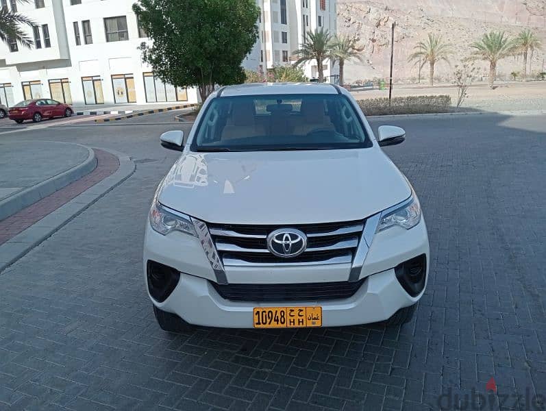 Toyota Fortuner 2019 gcc oman V4 agency service till today 2