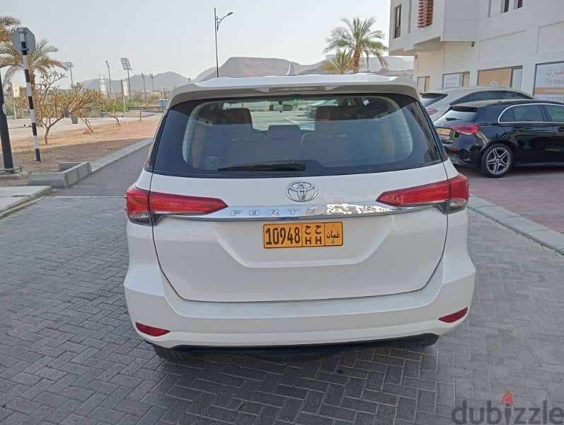 Toyota Fortuner 2019 gcc oman V4 agency service till today 4