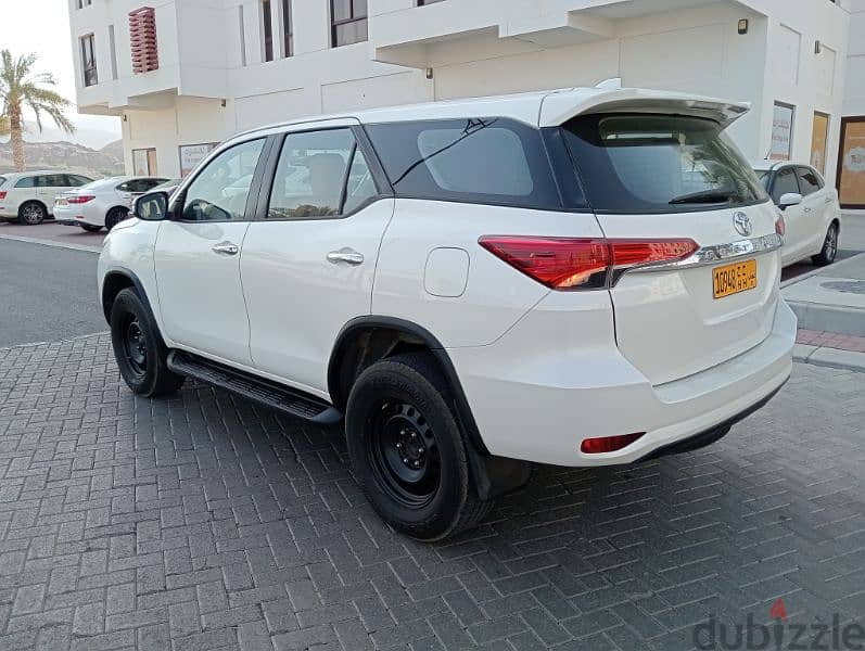 Toyota Fortuner 2019 gcc oman V4 agency service till today 5