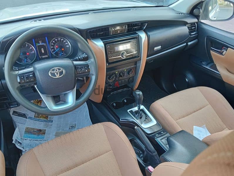 Toyota Fortuner 2019 gcc oman V4 agency service till today 8