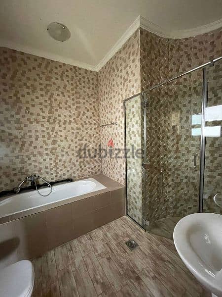 Luxury villa in Bousher 
فيلا راقيه في مرتفعات الظباط 4