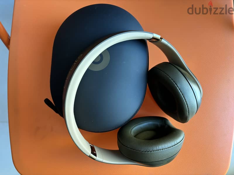 Beats Studio3 Wireless Headphones Camo Collection 3