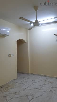 Flat for rent near AlSafa شقة للإيجار بالمعبيلة قرب الصفا ة بدر السما