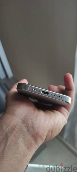 iPhone 15 Pro - Natural Titanium 3