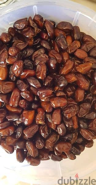 يتوفر تمور خلاص وفرض dates available 4