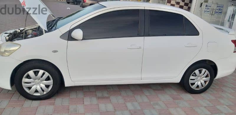 Toyota Yaris 2011 4