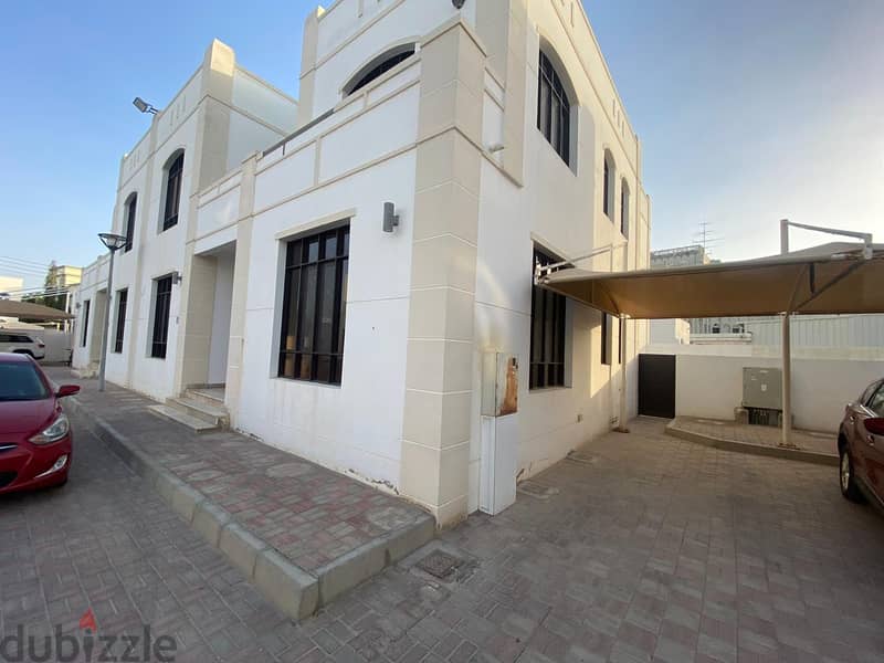 "SR-MK-611 *Spacious Villa for Rent in Al Hail South 1