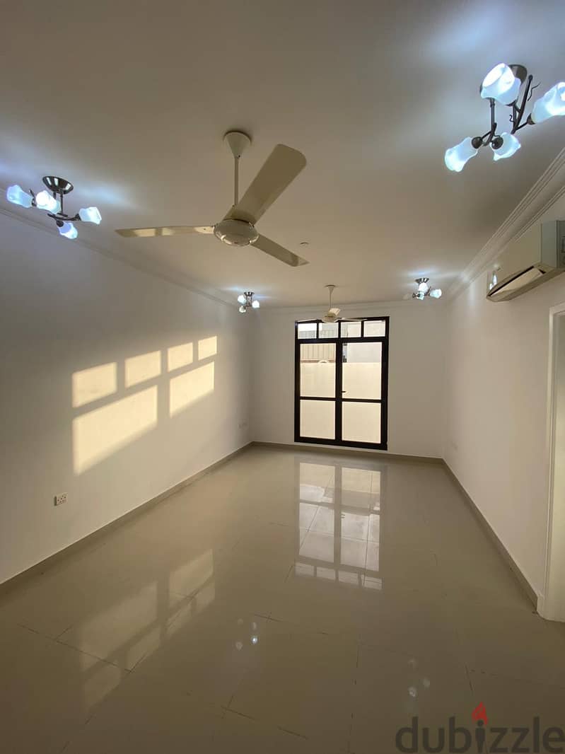 "SR-MK-611 *Spacious Villa for Rent in Al Hail South 5