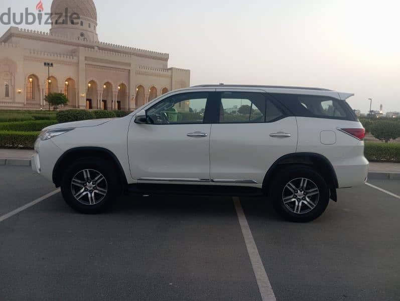 Toyota Fortuner 2019 4