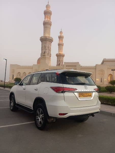 Toyota Fortuner 2019 5