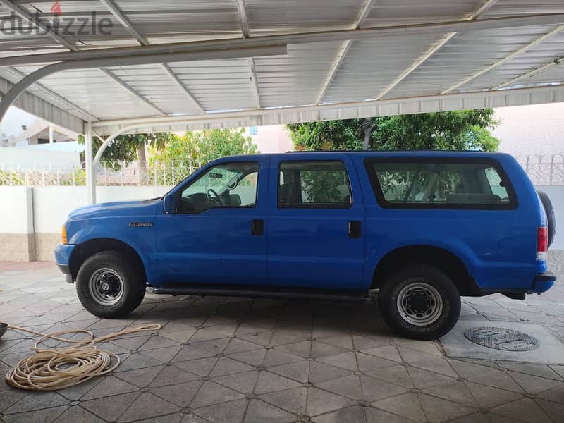 Ford Excursion 2001 4 wheel drive.  Low mileage 0