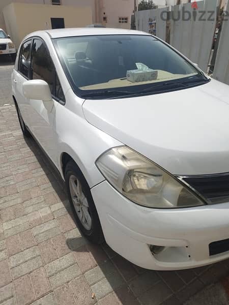 Nissan Tiida 2012 4