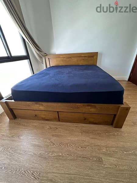 Great condition Lightly used wood bed frame for sell 2