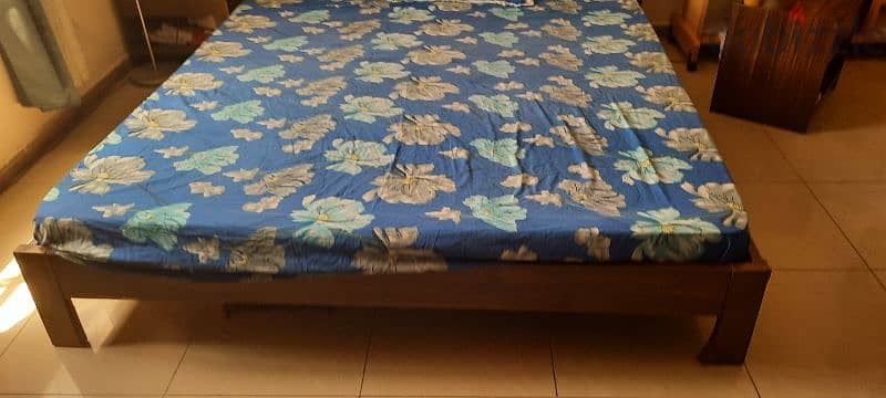 Bed set with 2 corner table and 4 door cuboard + tv stand free URGENT! 2